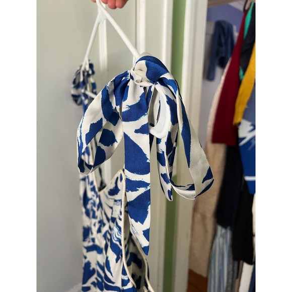 🫆PRICE DROP🫆Alexis blue botanical tie strap asymmetrical hem dress - size L 🤍💙🏝️ - Picture 11 of 12